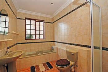 354 On York Avenue Hotel Randburg Exterior foto